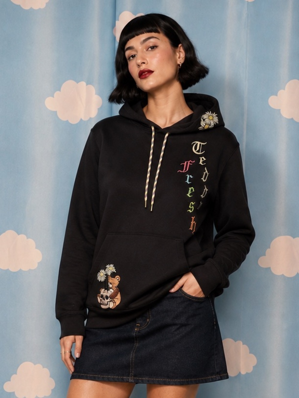 Teddy Fresh Black Graphic Hoodie streetwear w Bear & daisies- unisex S